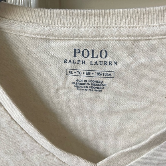 Polo v-neck tshirt size XL - Picture 3 of 3